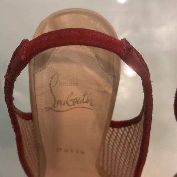 Christian louboutin shoes in red with bow in front - Picture 2 of 9